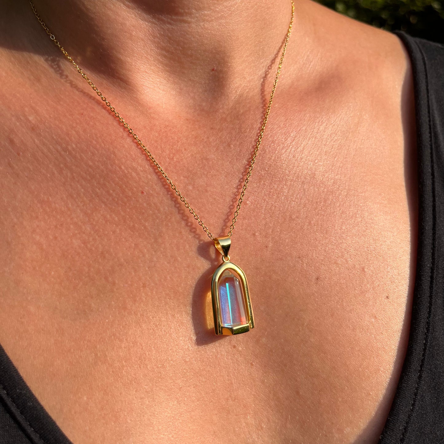 Rainbow moonstone pendant necklace in 18k gold by Marie-Françoise Jewellery