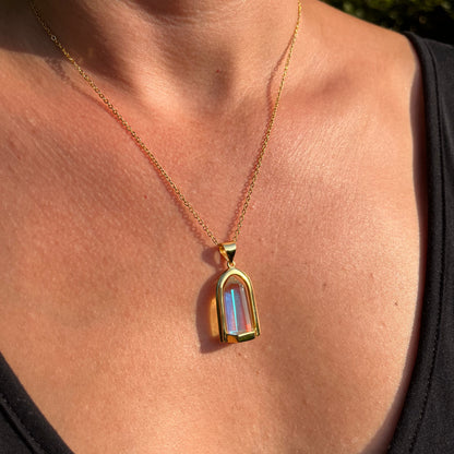Rainbow moonstone pendant necklace in 18k gold by Marie-Françoise Jewellery